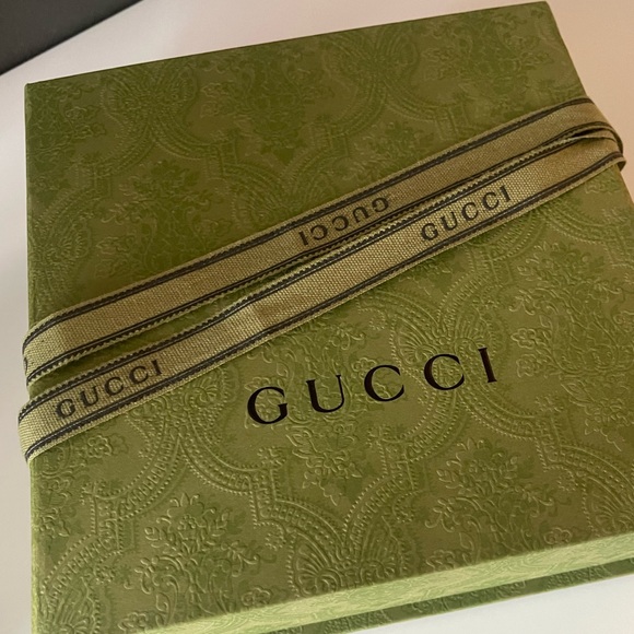 Never worn with tags and original receipt ladies gucci belt - Picture 5 of 7